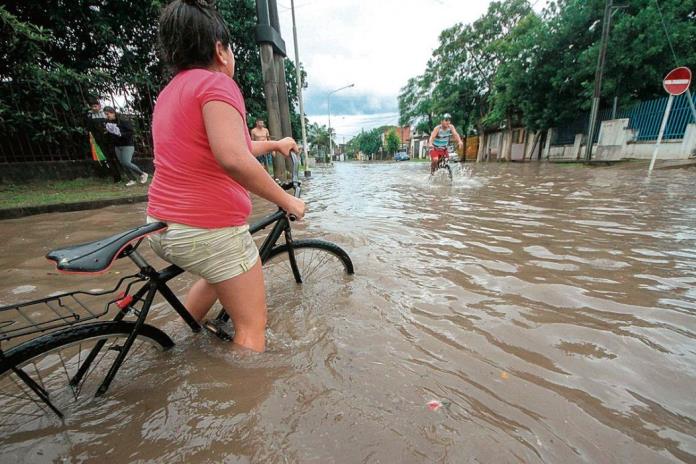 M S De Mil Personas Abandonan Sus Hogares Por Lluvias E Inundaciones