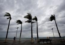 Suspenden clases en Guerrero y Michoacán por huracán Polo Suspenden clases en Guerrero y Michoacán por huracán Polo