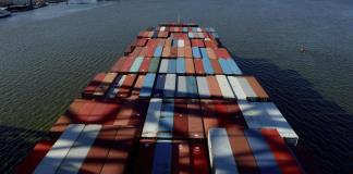 Canal de Panamá prevé reducir aún más el tránsito de buques por El Niño Canal de Panamá prevé reducir aún más el tránsito de buques por El Niño