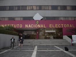 Comienza limpia en el INE: salen tres funcionarios de Taddei y revisar&aacute;n m&aacute;s nombramientos