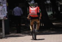 Exigen que se evite estigmatizar a repartidores de plataformas tras el joven detenido en marcha Exigen que se evite estigmatizar a repartidores de plataformas tras el joven detenido en marcha