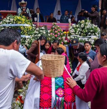 Claman justicia por asesinato del padre Marcelo Pérez, defensor indígena en sur de México