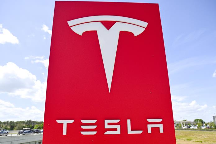 Tesla y SpaceX estrechan sus lazos mientras crecen las especulaciones sobre una fusión Tesla y SpaceX estrechan sus lazos mientras crecen las especulaciones sobre una fusión