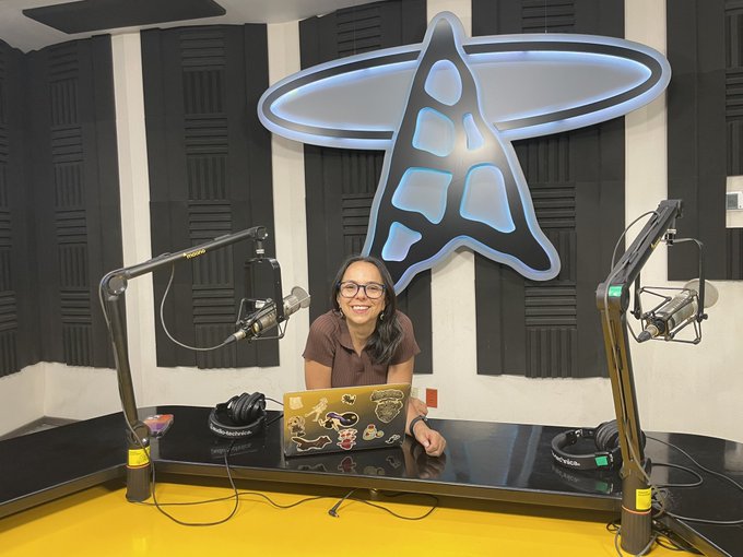 Portada de La voz de la luna