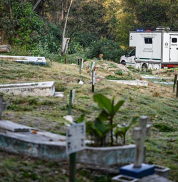 México acelera la búsqueda de desaparecidos en el mayor cementerio del país