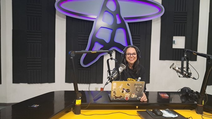Portada de La voz de la luna
