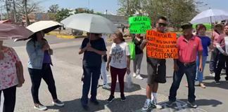 Vecinos de El Salto bloquean carretera 12 horas por falta de agua
