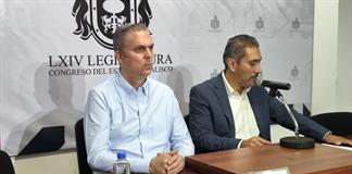 Vecinos de Parques de Santa Cruz del Valle piden retirar de un predio autos oficiales de Tlaquepaque Vecinos de Parques de Santa Cruz del Valle piden retirar de un predio autos oficiales de Tlaquepaque