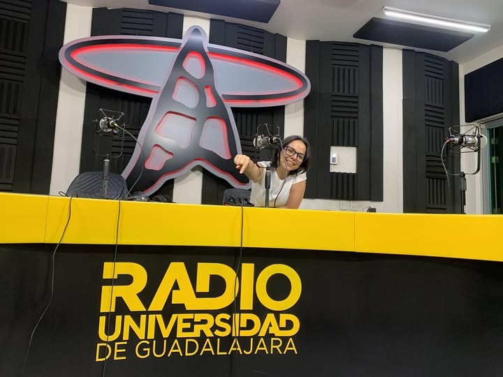 Portada de La voz de la luna