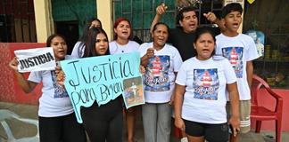 ¡Lo mataron a golpes!: abuso militar en lucha antidrogas en Ecuador ¡Lo mataron a golpes!: abuso militar en lucha antidrogas en Ecuador