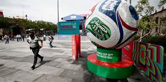 Costos de consumo generan quejas entre aficionados en el Fan Fest