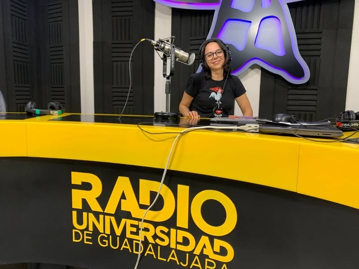 Portada de La voz de la luna