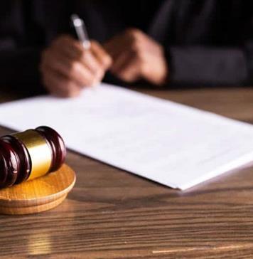 Un juez suspende medida legal a hermana de exdirector de Pemex acusada de lavado de dinero