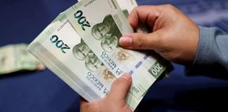 Peso mexicano liga seis semanas de depreciaci&oacute;n, su peor racha desde 2019