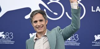 Gael Garc&iacute;a Bernal presenta en Toronto una comedia sobre clase e identidad latinoamericana