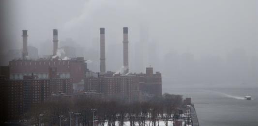 La contaminación atmosférica eleva el riesgo de conductas suicidas y muertes por suicidio