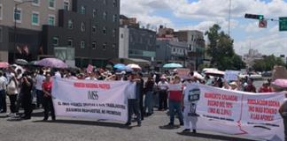 Trabajadores del IMSS Jalisco denuncian amenazas por exigir insumos y aumento salarial Trabajadores del IMSS Jalisco denuncian amenazas por exigir insumos y aumento salarial