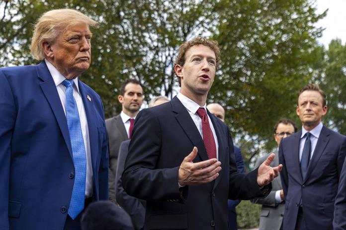 Trump defiende la autorregulación para la IA junto a los grandes magnates tecnológicos Trump defiende la autorregulación para la IA junto a los grandes magnates tecnológicos