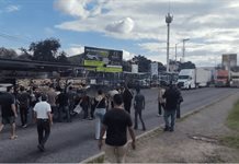 Bloquean paso de la Línea 1 por agua sucia en El Sauz y Lomas del 4