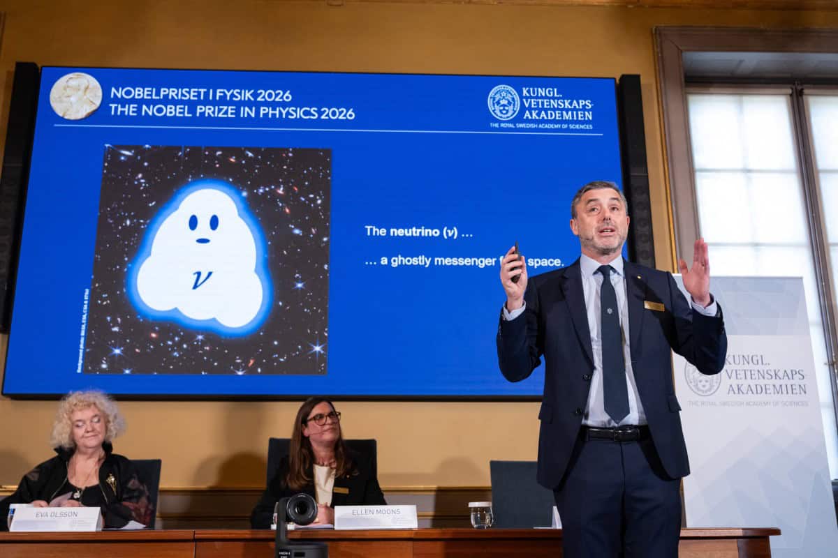 Francis Halzen gana el Nobel de Física por descubrir neutrinos de origen cósmico Francis Halzen gana el Nobel de Física por descubrir neutrinos de origen cósmico