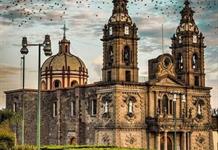 Entregan petición al cardenal Robles de Guadalajara, para elevar a basílica el templo del Señor de la Misericordia de Ocotlán