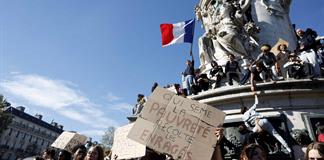 Las protestas estudiantiles acorralan a un Gobierno franc&eacute;s debilitado ante los mercados