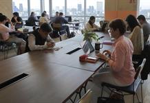 México lleva la menopausia a la agenda pública ante su impacto en la vida laboral