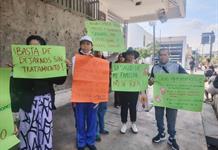 Pacientes renales exigen agua limpia para no perder sus hemodiálisis Pacientes renales exigen agua limpia para no perder sus hemodiálisis