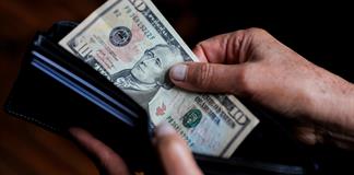 La depreciación del peso añade presión a empresas mexicanas ante el aumento de sus costos La depreciación del peso añade presión a empresas mexicanas ante el aumento de sus costos