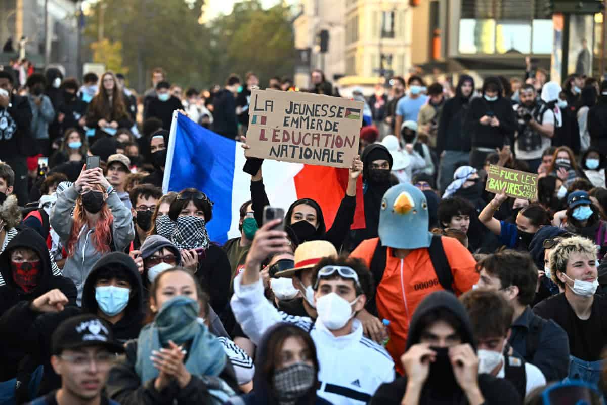 Las protestas estudiantiles, símbolo del malestar en una Francia endeudada Las protestas estudiantiles, símbolo del malestar en una Francia endeudada