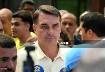 Jair Bolsonaro va por la revancha si su hijo accede al poder en Brasil Jair Bolsonaro va por la revancha si su hijo accede al poder en Brasil
