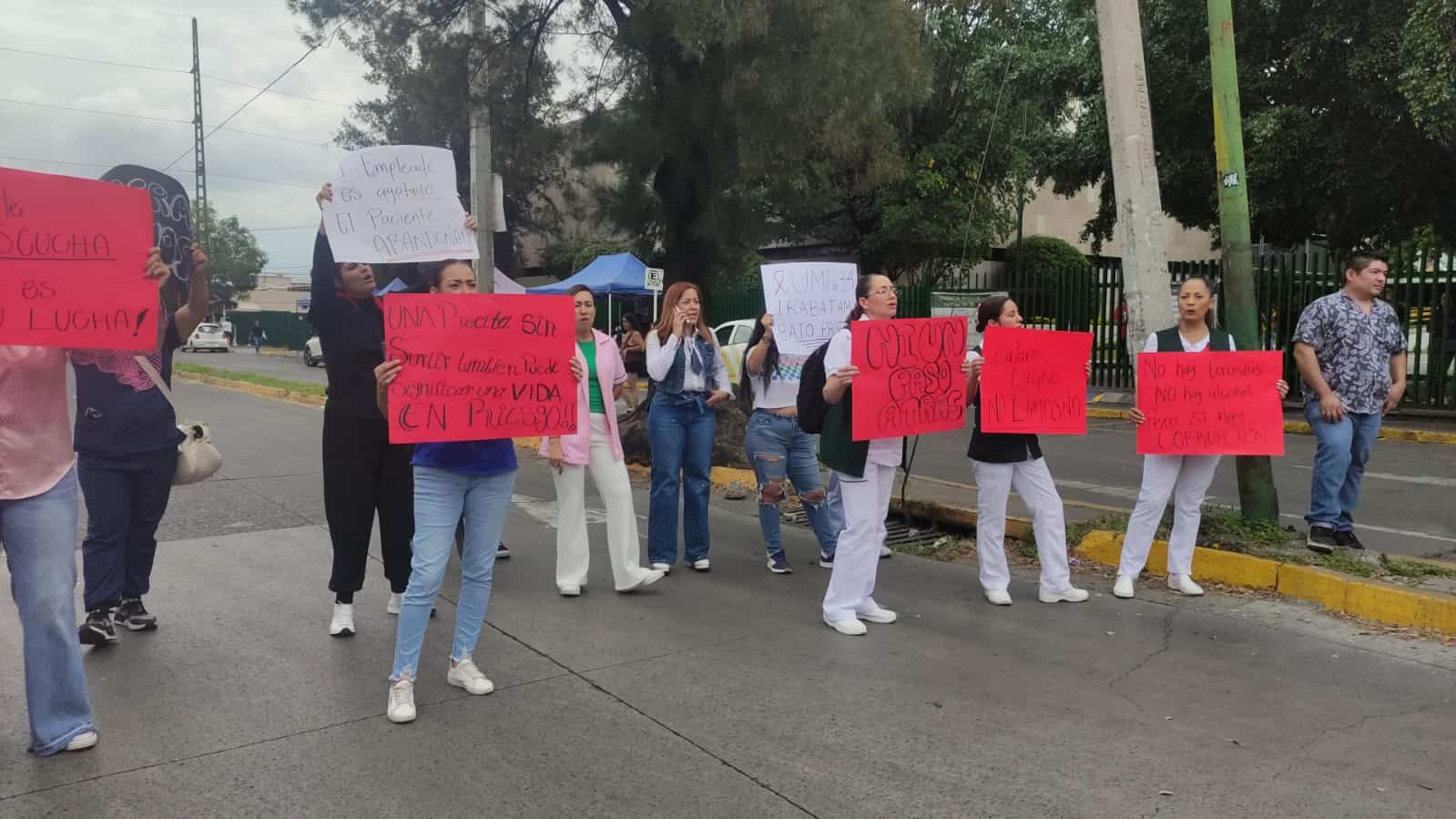 Denuncian carencias trabajadores del IMSS en unidades médicas de Jalisco Denuncian carencias trabajadores del IMSS en unidades médicas de Jalisco