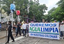 Con consignas contra el SIAPA, marchan por agua limpia en Guadalajara Con consignas contra el SIAPA, marchan por agua limpia en Guadalajara