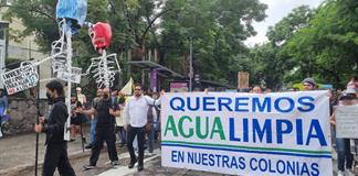 Con consignas contra el SIAPA, marchan por agua limpia en Guadalajara Con consignas contra el SIAPA, marchan por agua limpia en Guadalajara