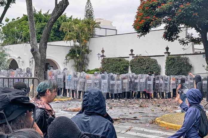 Diputada exige liberar a 22 detenidos tras protesta por el agua sucia Diputada exige liberar a 22 detenidos tras protesta por el agua sucia