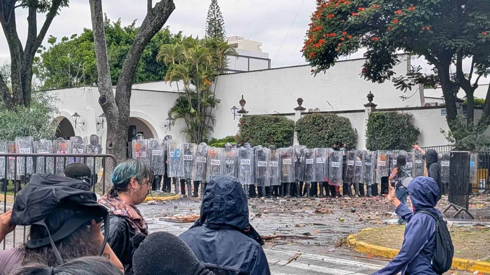 ¿Cuántas personas asistieron a la marcha por el agua sucia? Análisis estima más del doble que el Gobierno