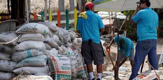 Protección Civil informa cambio de trayectoria del huracán Simón frente a Jalisco Protección Civil informa cambio de trayectoria del huracán Simón frente a Jalisco