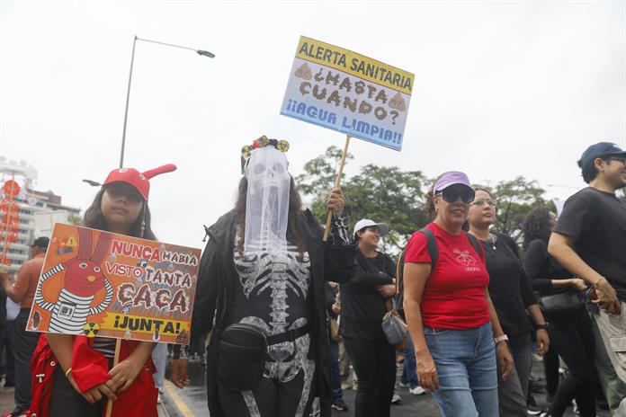 CEDHJ confirma 39 detenidos tras protesta por el agua frente a Casa Jalisco; dicta medidas cautelares CEDHJ confirma 39 detenidos tras protesta por el agua frente a Casa Jalisco; dicta medidas cautelares