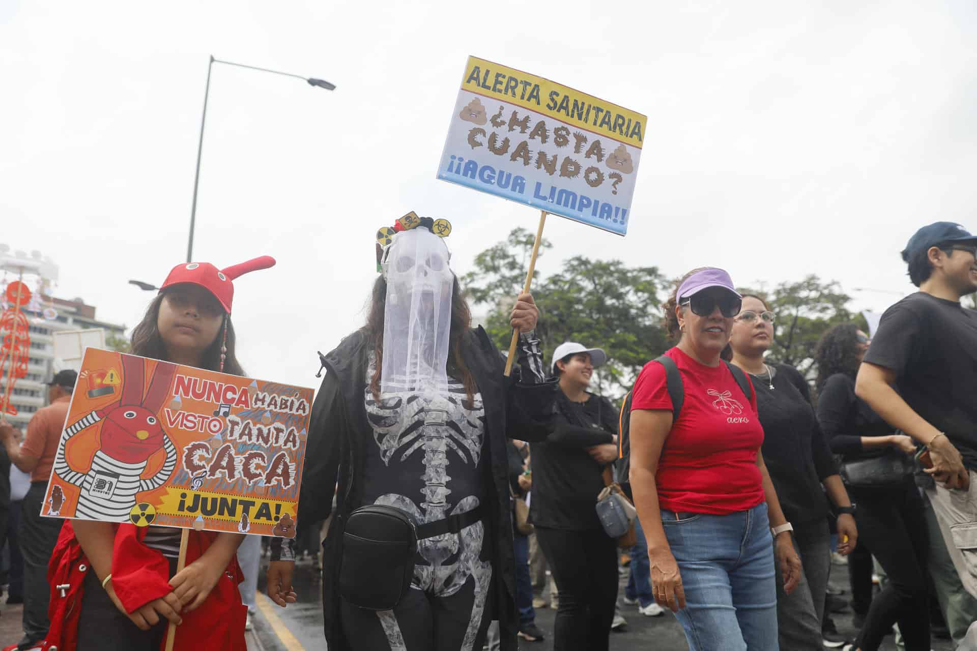 Fiscalía imputa ataques a las vías de comunicación y lesiones a detenidos por protesta del agua; 37 siguen sin ser liberados Fiscalía imputa ataques a las vías de comunicación y lesiones a detenidos por protesta del agua; 37 siguen sin ser liberados