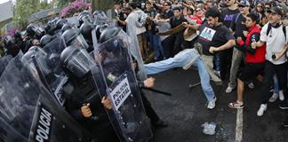 Cuatro estudiantes de la UdeG fueron liberadas tras protesta por el agua; FEU busca la libertad de otros dos Cuatro estudiantes de la UdeG fueron liberadas tras protesta por el agua; FEU busca la libertad de otros dos