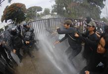 Fiscalía imputa ataques a las vías de comunicación y lesiones a detenidos por protesta del agua; 37 siguen sin ser liberados