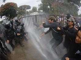 Fiscalía imputa ataques a las vías de comunicación y lesiones a detenidos por protesta del agua; 37 siguen sin ser liberados Fiscalía imputa ataques a las vías de comunicación y lesiones a detenidos por protesta del agua; 37 siguen sin ser liberados
