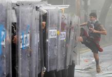 Lemus ordena revisar detenciones tras protesta por agua sucia; liberan a 12 de 39