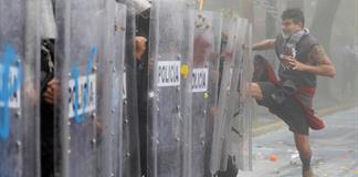 Lemus ordena revisar detenciones tras protesta por agua sucia; liberan a 12 de 39 Lemus ordena revisar detenciones tras protesta por agua sucia; liberan a 12 de 39