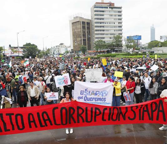 Cronología: Así fue la protesta por agua limpia en Guadalajara; de la marcha a la represión Cronología: Así fue la protesta por agua limpia en Guadalajara; de la marcha a la represión