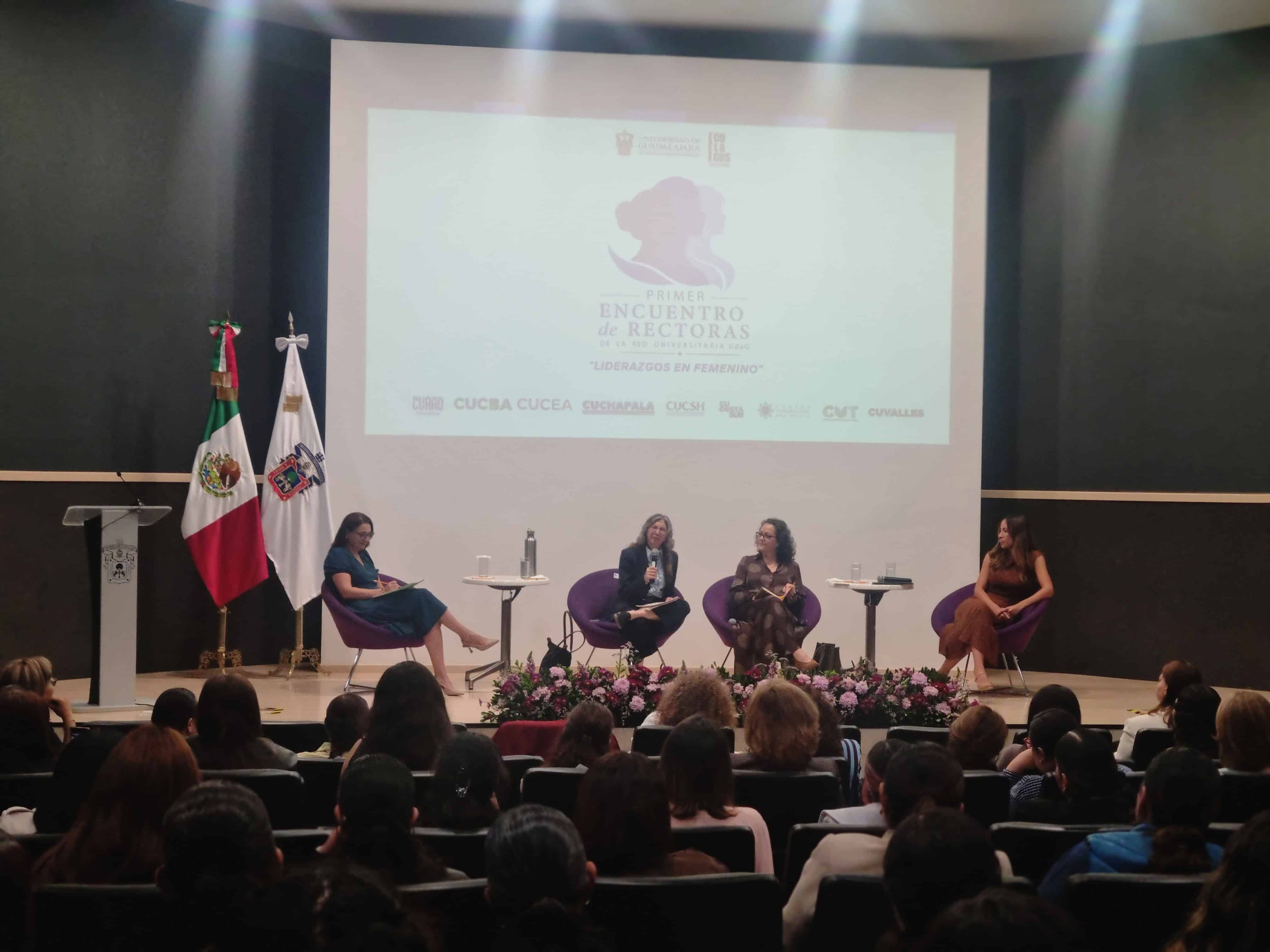 Primer Encuentro de Rectoras de la UDG organizado por el CULAGOS