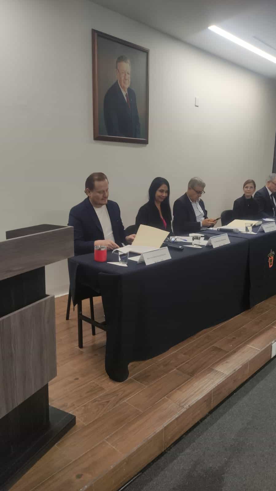 Inteligencia Artificial y pensamiento crítico, retos para los futuros politólogos de la UdeG Inteligencia Artificial y pensamiento crítico, retos para los futuros politólogos de la UdeG