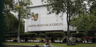Familias de bebés fallecidos en Guadalajara denuncian negligencia en hospitales públicos Familias de bebés fallecidos en Guadalajara denuncian negligencia en hospitales públicos