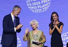 Isabel Allende gana el Planeta dando cierre al universo de La casa de los espíritus Isabel Allende gana el Planeta dando cierre al universo de La casa de los espíritus