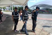 Pese a las amplias barreras por no ver, Leonel Obledo está por concluir su licenciatura en Historia del Arte en la UdeG